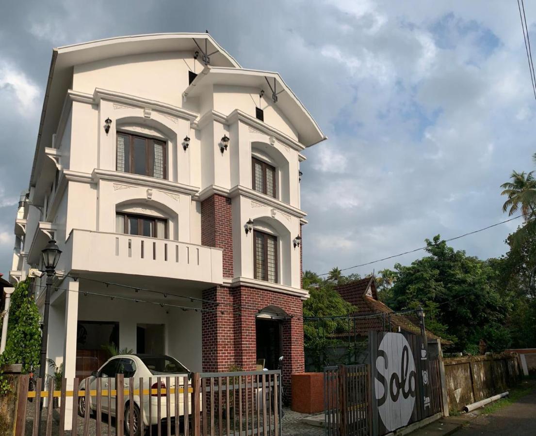 Solo Inn Kochi Екстер'єр фото
