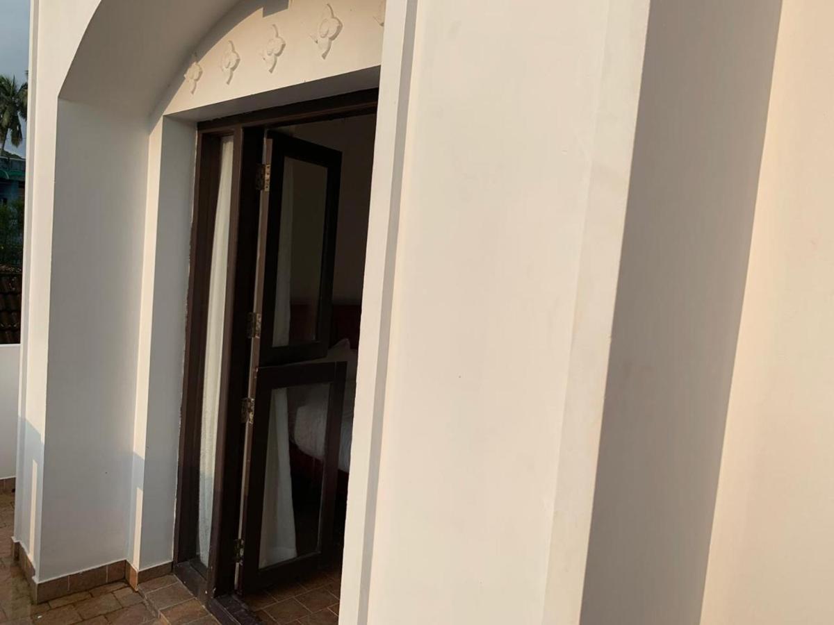 Solo Inn Kochi Екстер'єр фото